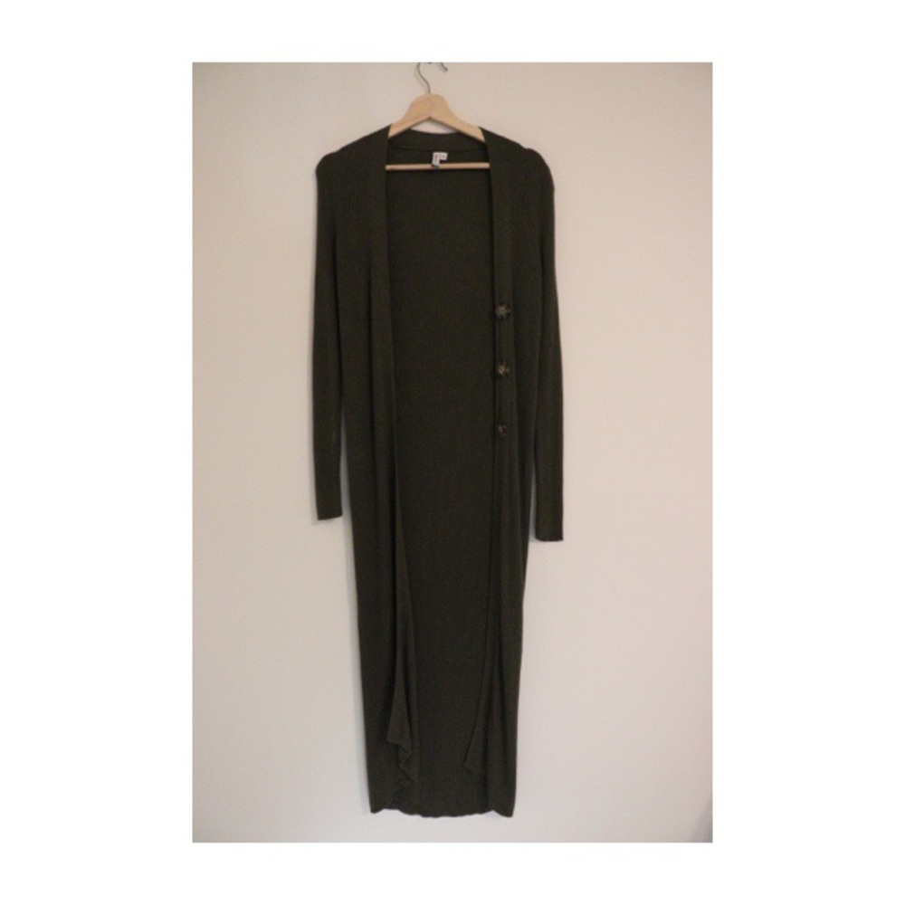 Beautiful long sleeve cardigan